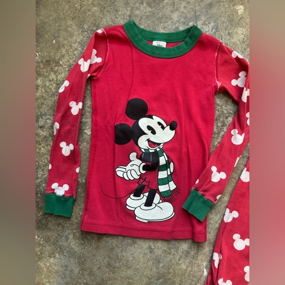 size 6/7 Hanna Andersson disney mickey mouse winter/christmas 2 piece PJ set - Picture 2 of 5
